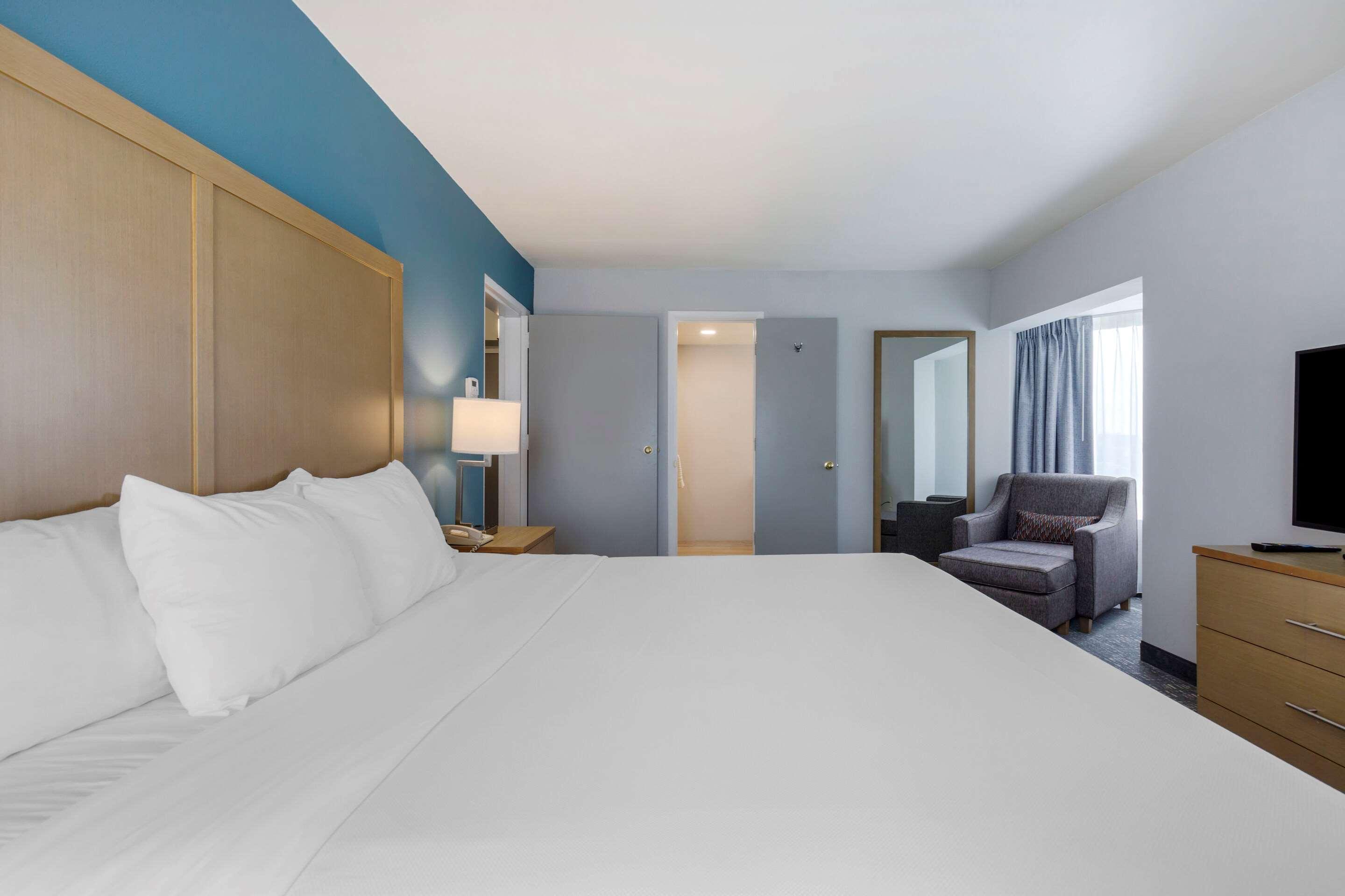 Comfort Inn & Suites Alexandria West Zewnętrze zdjęcie